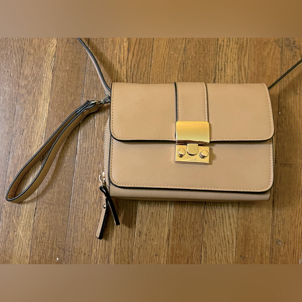 NWOT Sondra Roberts Squared Crossbody/Wristlet